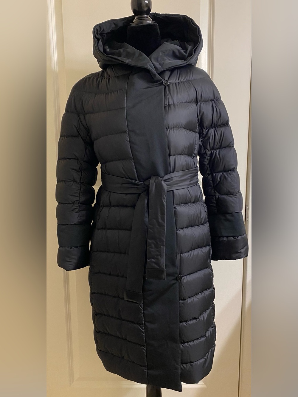 ‘S MaxMara Black Reversible Hooded Puffer Coat
